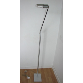 Aluminiowa lampa podłogowa z lat 70–80 – regulowana konstrukcja